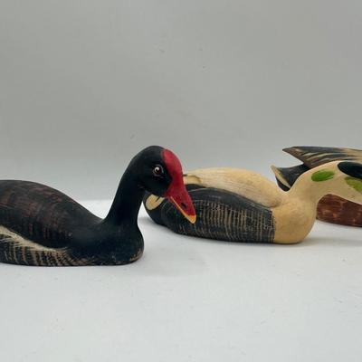 ANRI Italian Hand-Carved Wooden Wildlife Duck Figurines
