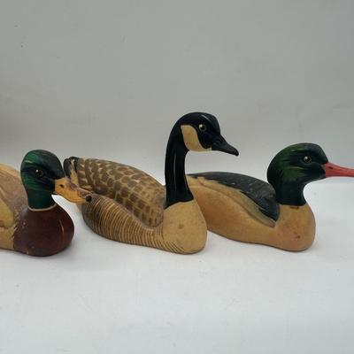 ANRI Italian Hand-Carved Wooden Wildlife Duck Figurines