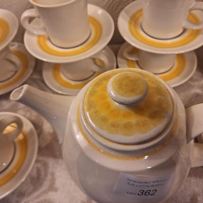 Franciscan Earthenware pottery in the "Hacienda Gold" pattern.