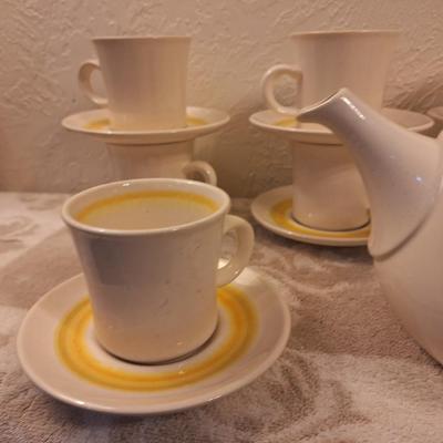 Franciscan Earthenware pottery in the "Hacienda Gold" pattern.