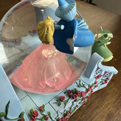 Rare Disney's Sleeping Beauty Aurora With Fairies Snow Globe Music Box Night