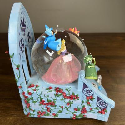 Rare Disney's Sleeping Beauty Aurora With Fairies Snow Globe Music Box Night