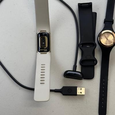 Fitbit Charge 5 Advanced Fitness Tracker With Extra Band Charger Works