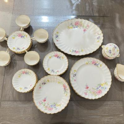 22K Pure Gold Vintage Floral Porcelain Dinnerware Set With Gold Trim Plates, Cups, Bowls & Serving 43 Pieces