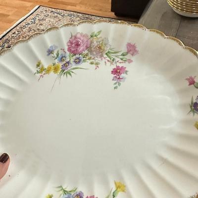 22K Pure Gold Vintage Floral Porcelain Dinnerware Set With Gold Trim Plates, Cups, Bowls & Serving 43 Pieces