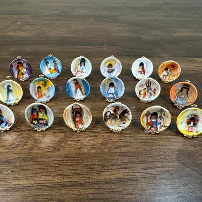 Rare Set Of 18 Original Signed & Numbered DeGrazia Miniature Plates