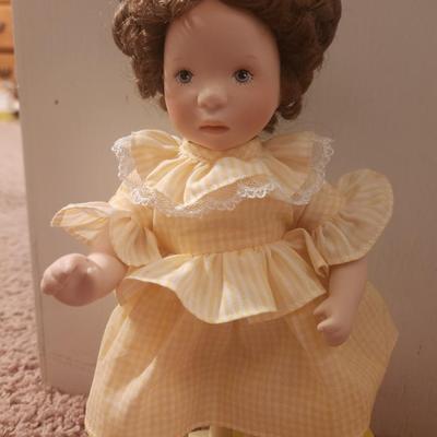 1991 Fridays Child Sylvia Natlerer Franklin Heirloom Dolls