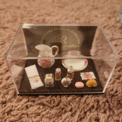 German Floral Doll Bath Set