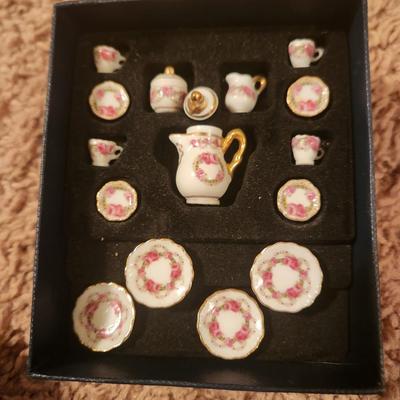 German Pink Rose Tea Set (Doll)