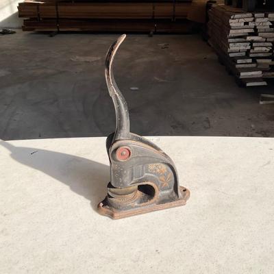 895 Vintage Cast Iron Stamp Embosser Seal