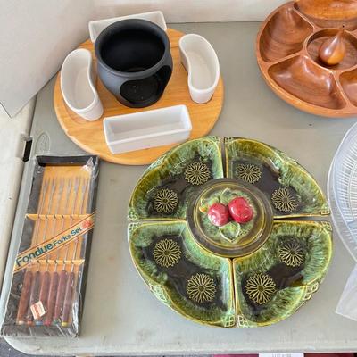 952 Lot of Round Vintage Serving Dishes