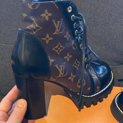 Authentic LV Designer Star Trail Ankle Boots Size 39 w/ Box & Accessories