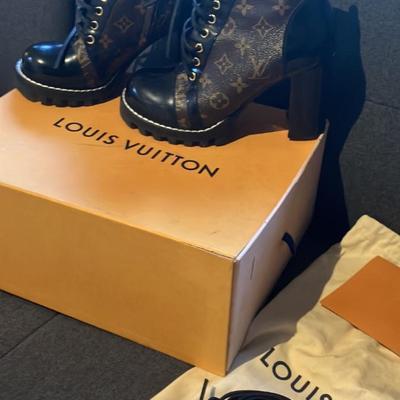 Authentic LV Designer Star Trail Ankle Boots Size 39 w/ Box & Accessories
