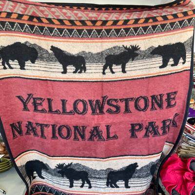 965 Lot of Throw Blankets