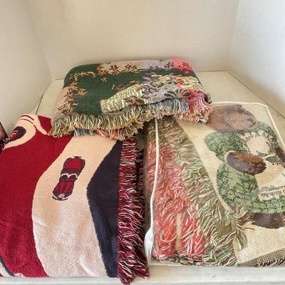 956 Various Themed Throw Blankets