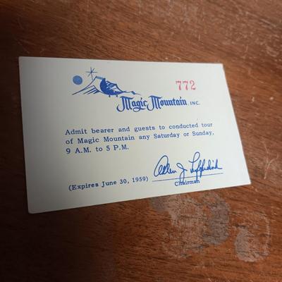 LARGE ORIGINAL MAP OF MAGIC MOUNTAIN AMUSEMENT PARK IN GOLDEN, CO