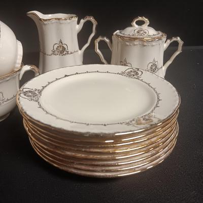 CROOKSVILLE CHINA COFFEE/TEA SERVICE FOR 5 WITH EXTRAS