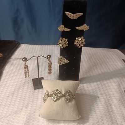 SILVER TONE AND RHINESTONES CLIP ON EARRINGS, BRACELET, PIN AND HAIR CLIP