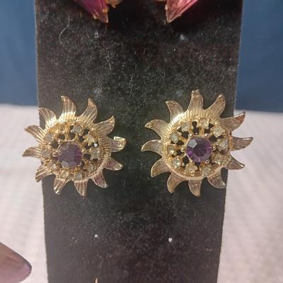 VINTAGE COSTUME JEWELRY WITH PURPLE AND LAVENDER STONES