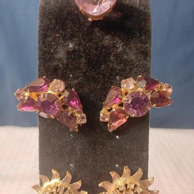 VINTAGE COSTUME JEWELRY WITH PURPLE AND LAVENDER STONES