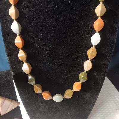 EARTH TONE NECKLACE AND PIERCED EARRINGS