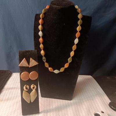 EARTH TONE NECKLACE AND PIERCED EARRINGS