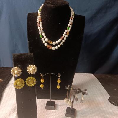 VINTAGE COSTUME JEWELRY