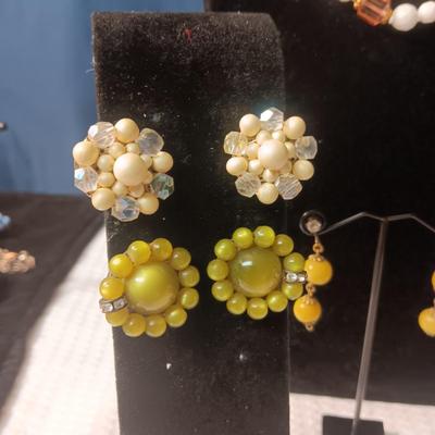 VINTAGE COSTUME JEWELRY