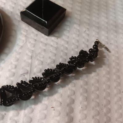 COSTUME JEWELRY WITH CLIP ON & SCREW BACK EARRINGS