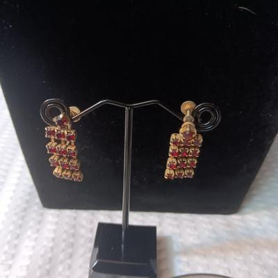 COSTUME JEWELRY WITH CLIP ON & SCREW BACK EARRINGS