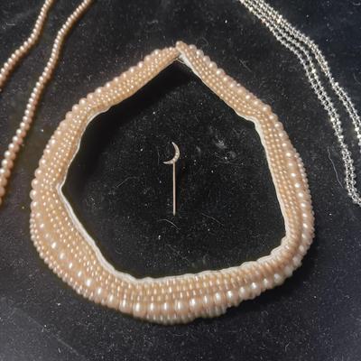 VINTAGE BEADED COLLAR, VERY LONG SILVER TONE CHAIN AND FAUX PEARL NECKLACE