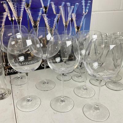 965 Large Lot of Wine and Champagne Glasses