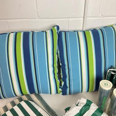 973 Outdoor Pillows, Vinyl Felt Round Table Covers, Placemats, & Flatware