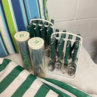 973 Outdoor Pillows, Vinyl Felt Round Table Covers, Placemats, & Flatware