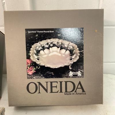999 New in Box Oneida Silverplate Hollowware