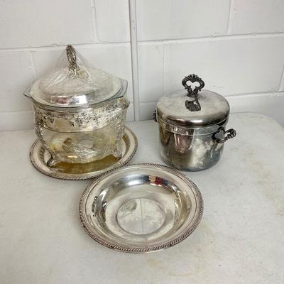 1006 Silver plated Grape Chafing Dish , Ice Bucket, and Trays