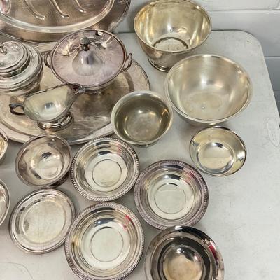 1013 Large Silver plated Hollowware Lot