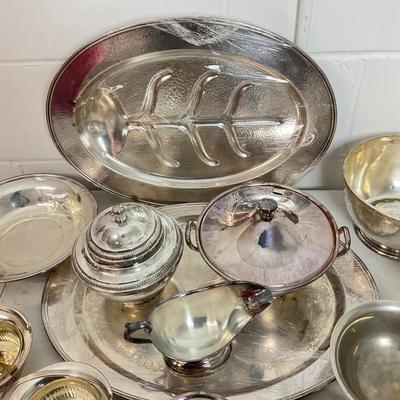 1013 Large Silver plated Hollowware Lot