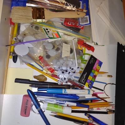 LIGHT BULBS AND VARIETY OF CRAFT SUPPLIES