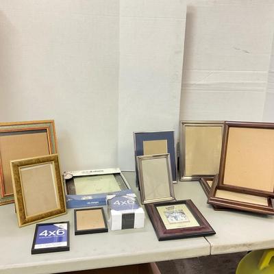 1093 Lot of Picture Frames