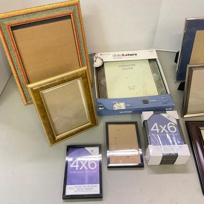 1093 Lot of Picture Frames