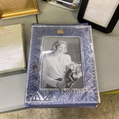 1094 Large Lot of Picture Frames