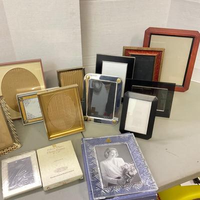 1094 Large Lot of Picture Frames