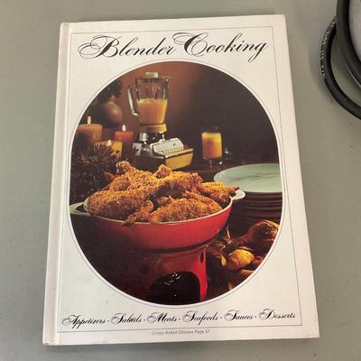 1095 Vintage Blender with Cookbook and Pancake Dispenser