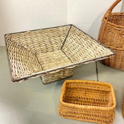 1100 Lot of Four Baskets