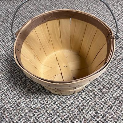 3 BUSHEL BASKETS