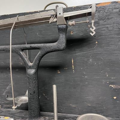 EH SARGENT & CO BALANCE SCALE WITH CASE