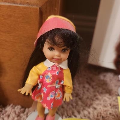 1996 Jenny Lil Friends of Kelly Barbies Sister