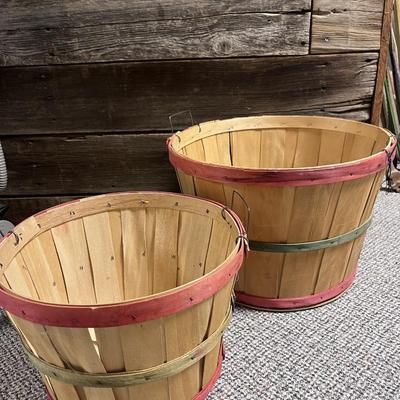 2 BUSHEL BASKETS