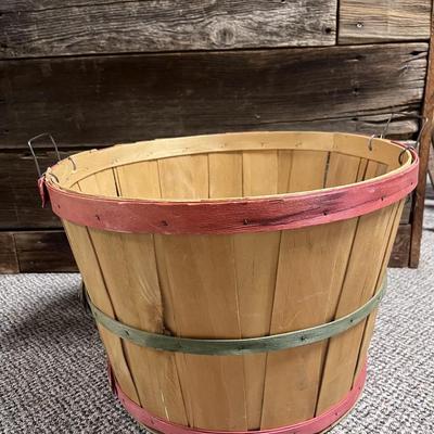 2 BUSHEL BASKETS